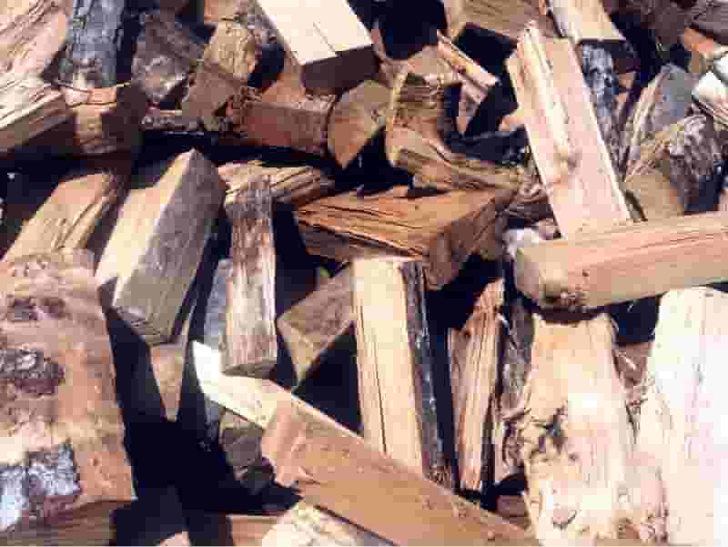Loose-thrown Air Dried Cord Wood